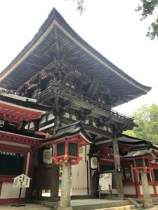 ご神鶏がお出迎えしてくれる神社をレポート【石上（いそのかみ）神宮】 御朱印や駐車場は？