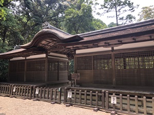 ご神鶏がお出迎えしてくれる神社をレポート【石上（いそのかみ）神宮】 御朱印や駐車場は？