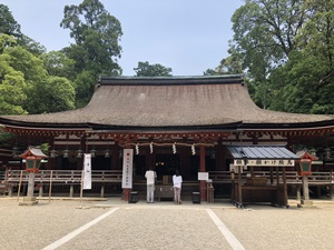 ご神鶏がお出迎えしてくれる神社をレポート【石上（いそのかみ）神宮】 御朱印や駐車場は？