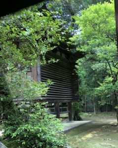 ご神鶏がお出迎えしてくれる神社をレポート【石上（いそのかみ）神宮】 御朱印や駐車場は？