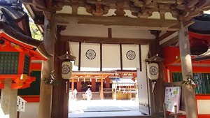 ご神鶏がお出迎えしてくれる神社をレポート【石上（いそのかみ）神宮】 御朱印や駐車場は？