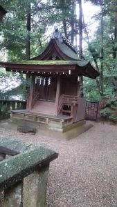 ご神鶏がお出迎えしてくれる神社をレポート【石上（いそのかみ）神宮】 御朱印や駐車場は？